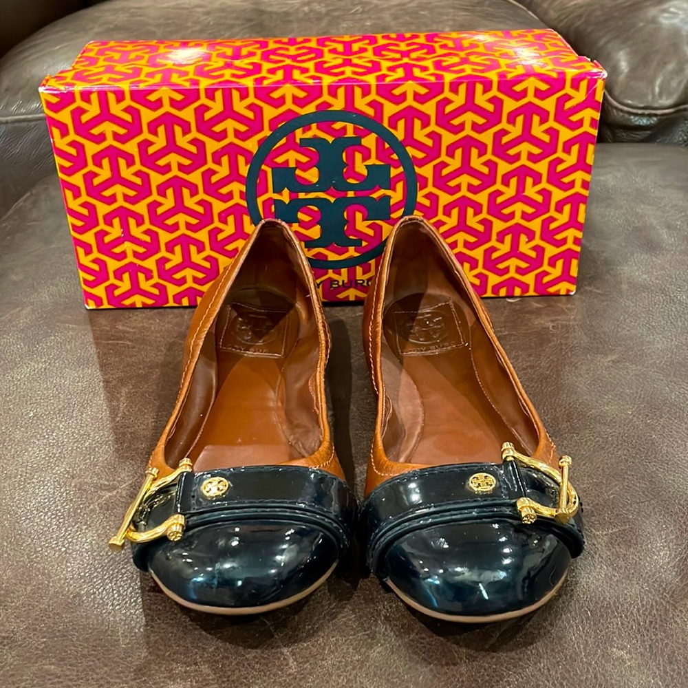 Tory Burch Flats Cognac w/ Navy and Gold Hardware